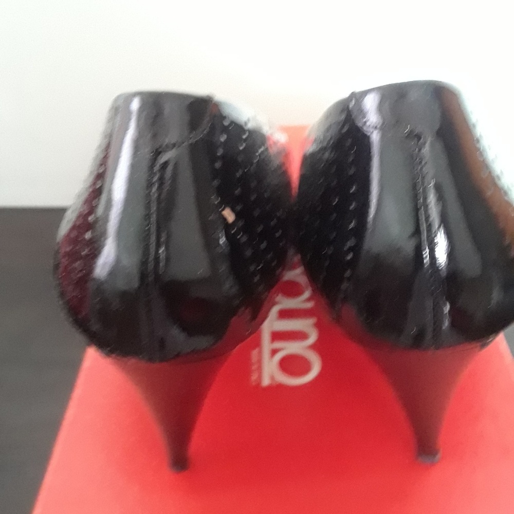 Black Patent pump - Picture 2 of 4